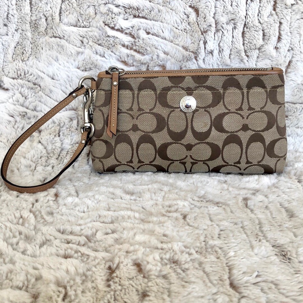 COACH classic wristlet